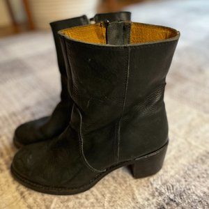 Frye Campus Boot Short